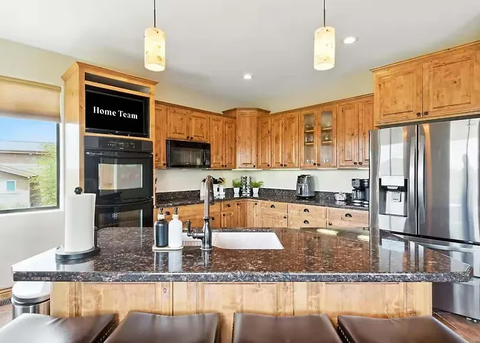 Holiday home The Sanctuary At Downtown Sleeps 16 Prescott