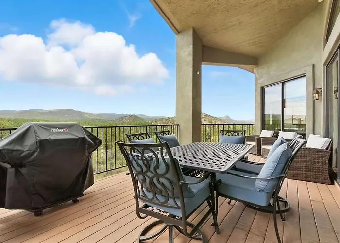 The Sanctuary At Downtown Sleeps 16 Holiday home Prescott