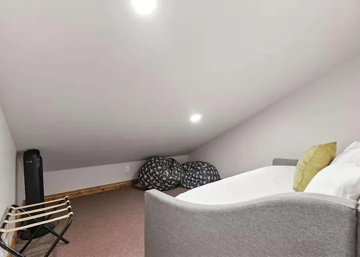 The Sanctuary At Downtown Sleeps 16 *