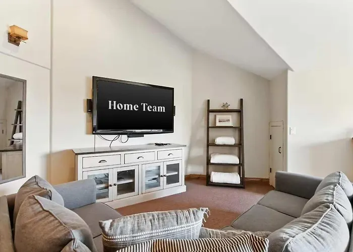 The Sanctuary At Downtown Sleeps 16 Holiday home