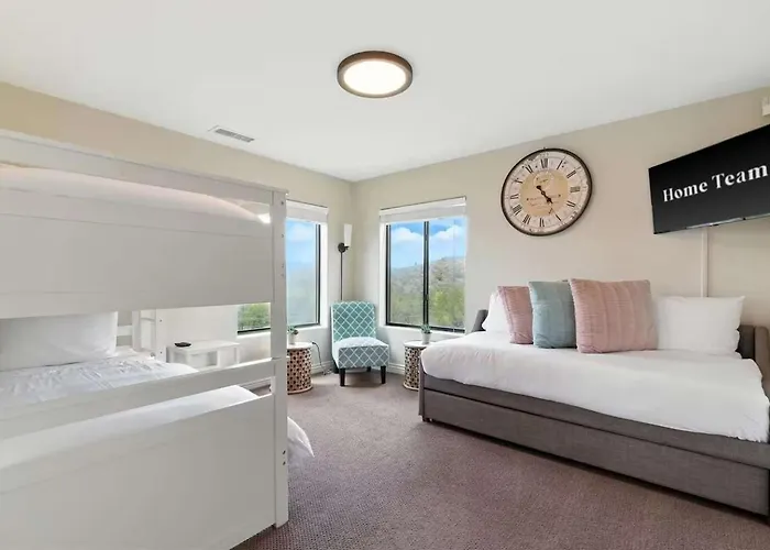 The Sanctuary At Downtown Sleeps 16 Prescott