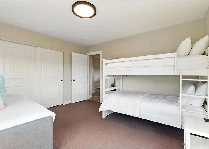 Holiday home The Sanctuary At Downtown Sleeps 16
