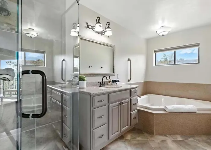 Holiday home The Sanctuary At Downtown Sleeps 16 Prescott