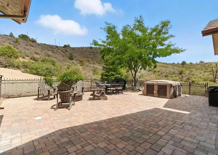 Holiday home The Sanctuary At Downtown Sleeps 16 *
